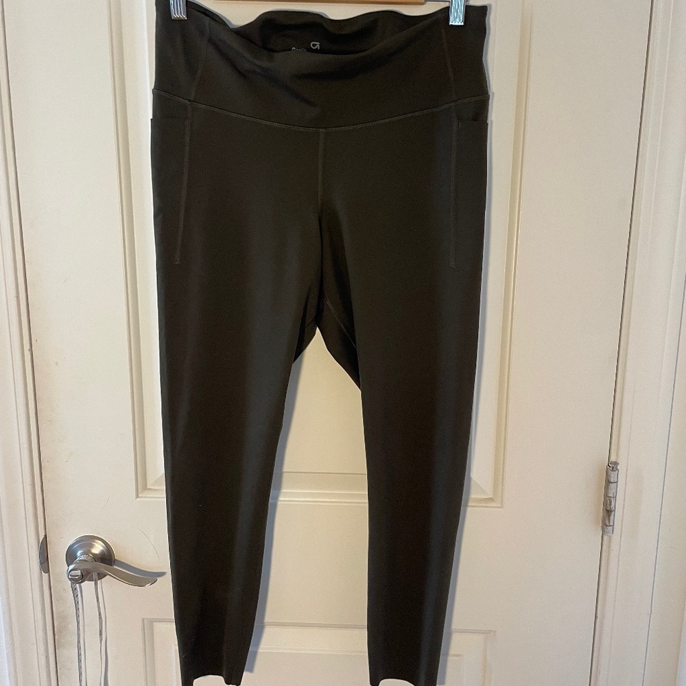 GapFit, Petite Large leggings, deep green